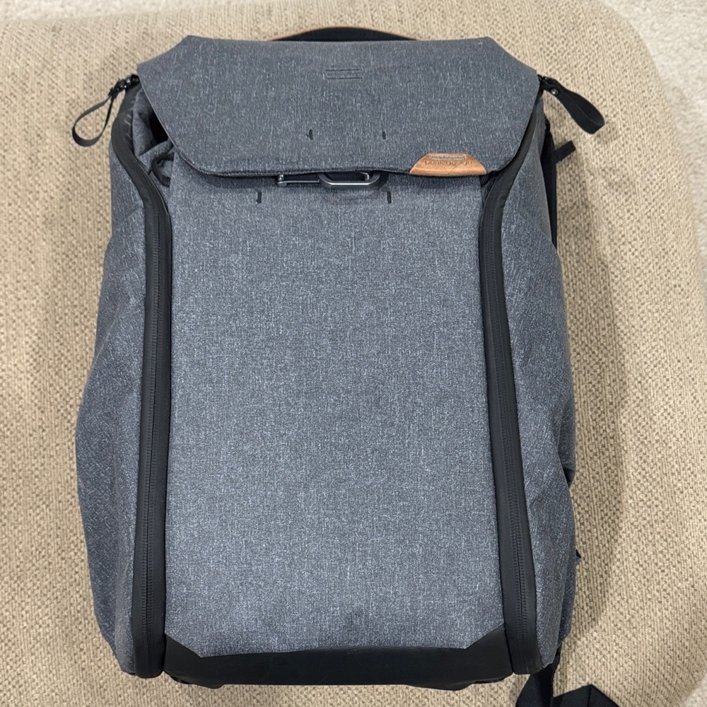 Peak Design Everyday 30L Stylish Gray Backpack for Men